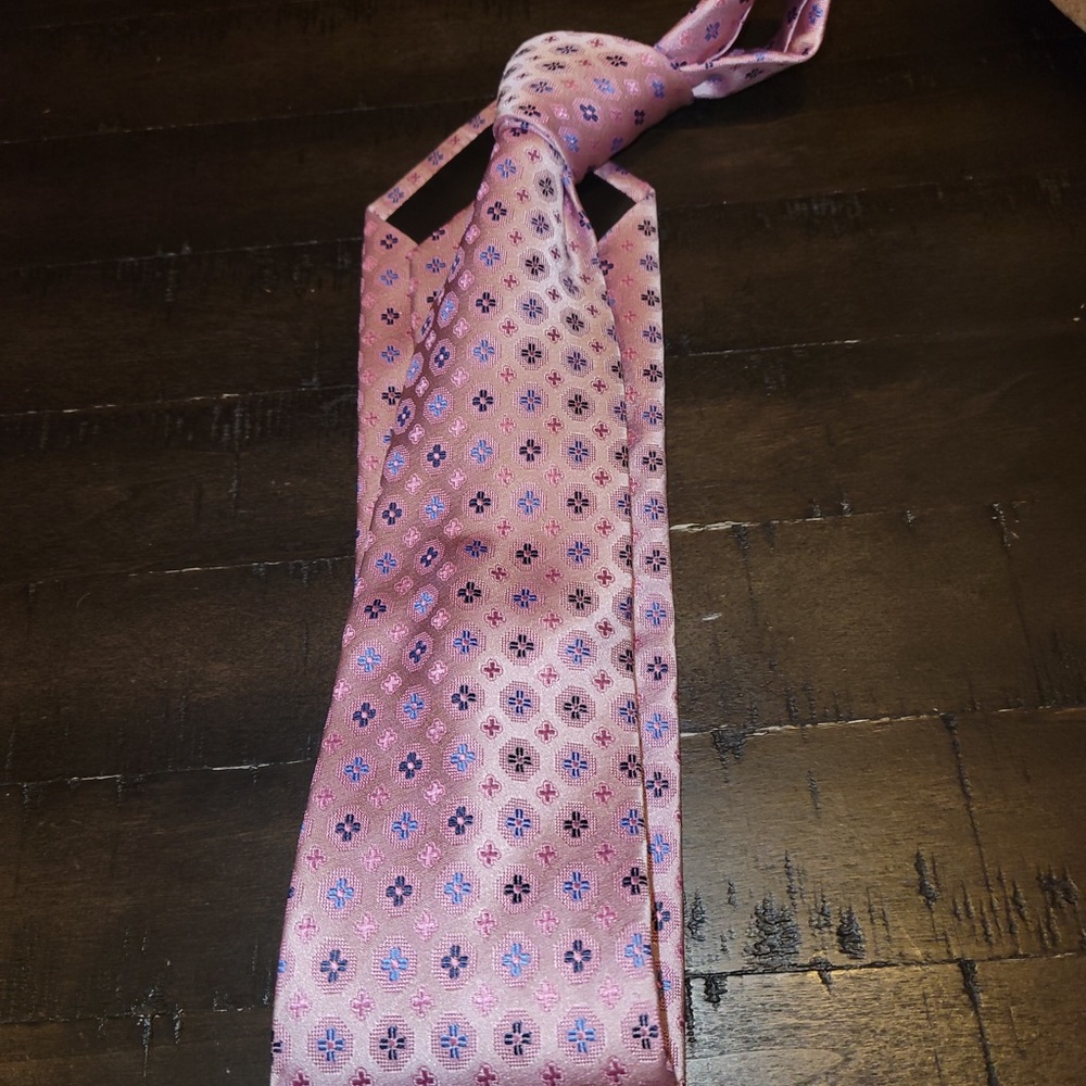 Men’s silk necktie
